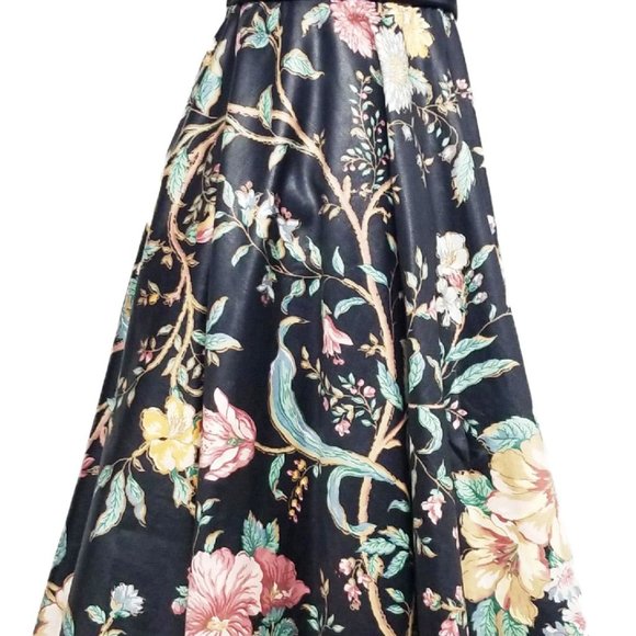 Handmade Floral 8-point Dress - Picture 2 of 3